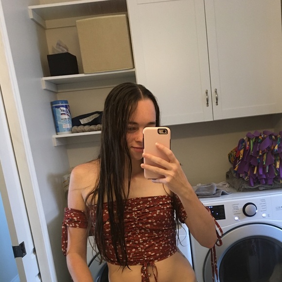 Cute Summer Crop Top - Picture 2 of 6